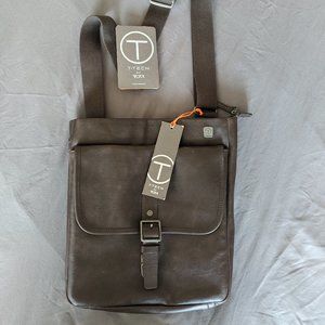 NWT Tumi T-Tech Forge Pueblo Zip Leather Crossbody